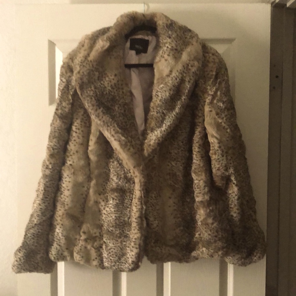 WOMEN’S FAUX FUR COAT : SIZE 2X : WORN ONCE